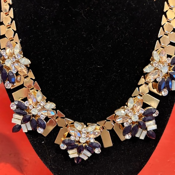 NWT Van Heusen necklace - Picture 2 of 6